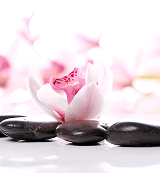 Masaż gorącymi kamieniami